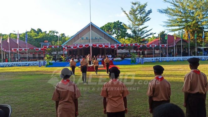 
 PJ. Gubernur Papua Barat Pimpin Upacara Peringatan Hari Pramuka ke-63 Di Arowi