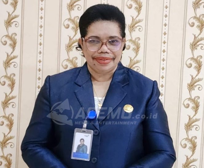 
 Kepala BKKBN Perwakilan Papua Barat, Pilmona Yarolo  