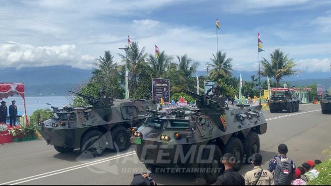 
 Parade Defile Prajurit dan Alutsista Kodam Kasuari Meriahkan HUT ke-79 TNI