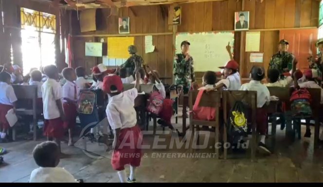 
 Satgas Yonif 642/Kps Beri Motivasi Siswa SD Inpres Masyeta