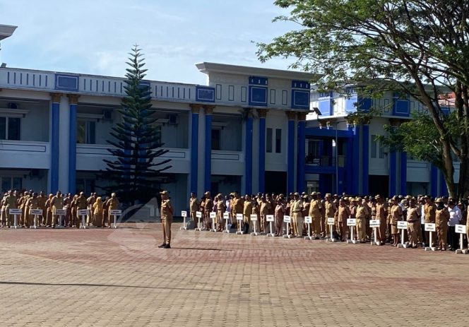
 Banyak Pimpinan OPD Tak Hadiri Sidang DPRK, Plt Sekda Beri Teguran Di Apel