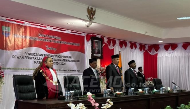 
 Plh. Sekda Manokwari Hadiri Pelantikan Pimpinan DPRK Manokwari 2024-2029