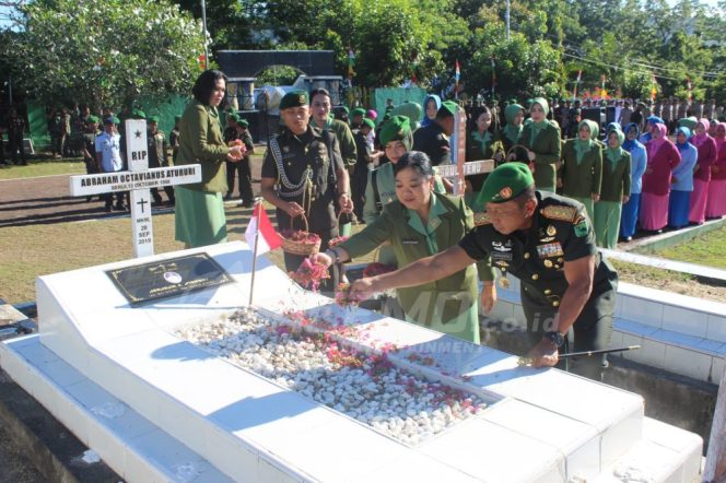 
 Sambut HUT Ke-8, Kodam XVIII/Kasuari Laksanakan Ziarah ke TMP Trikora