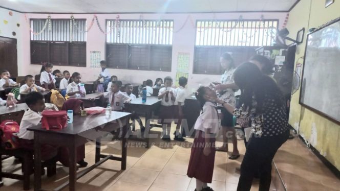 
 Puskesmas Sanggeng Laksanakan Imunisasi Polio di SDN 01 Manokwari
