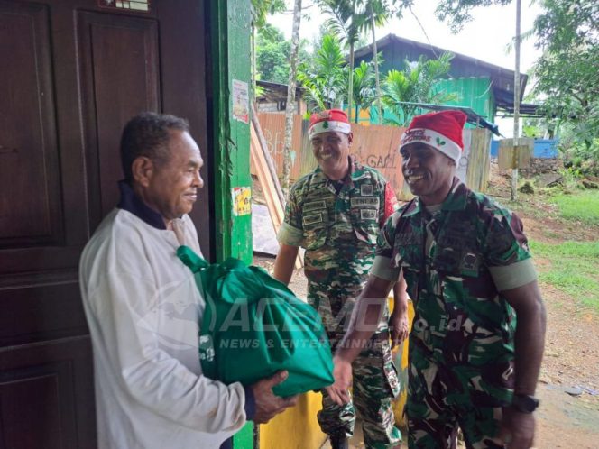 
 Kodam XVIII/Kasuari Salurkan Bingkisan Natal KASAD Untuk Warga