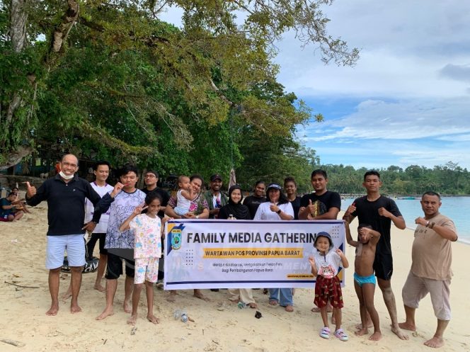 
 Pererat Silaturahmi, Wartawan Pos Pemprov Papua Barat Gelar Media Gathering