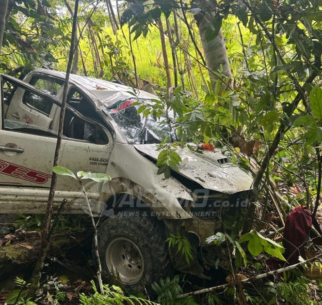 
 Mobil Terjun Ke Jurang, 2 Warga Tewas dan 6 Luka-Luka