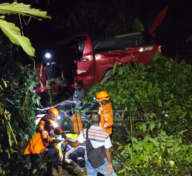 
 Mobil Masuk Jurang Di Pegaf, Satu Orang Meninggal Dunia 7 Selamat