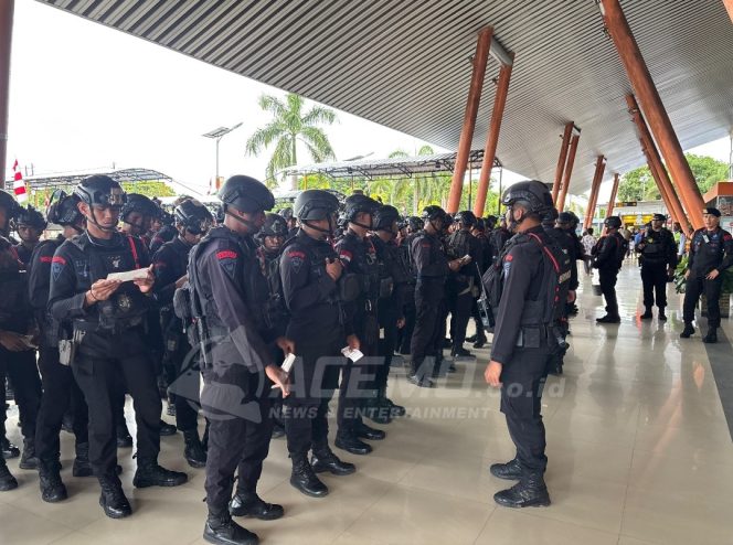 
 Polda Papua Barat Kirim 100 Personel Brimob  Amankan Aksi Unjuk Rasa Di Sorong