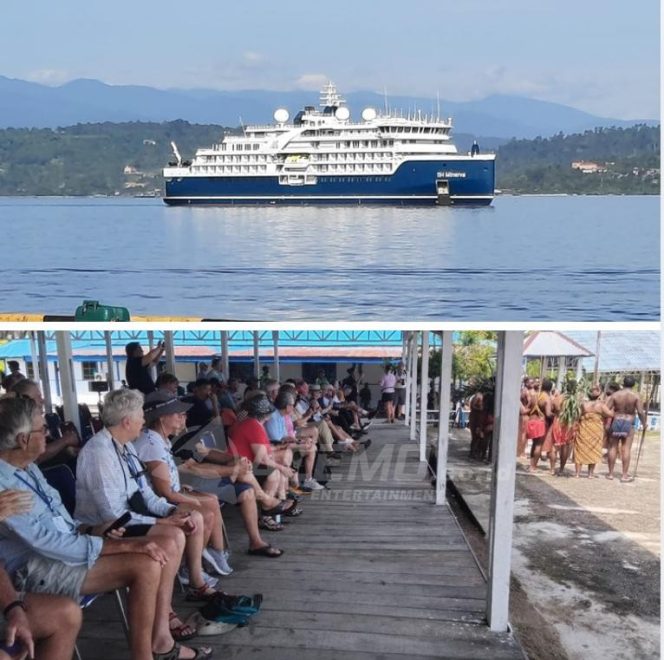 
 Kapal Pesiar MH Minerva-Swan Hellenic Kunjungi Pulau Mansinam