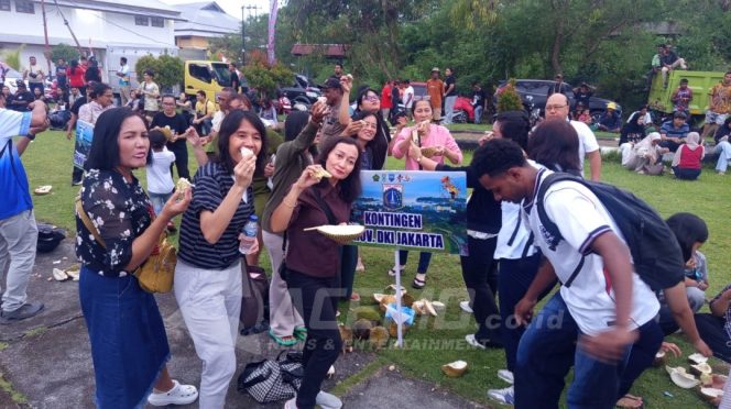
 PSMTI Papua Barat Turut Meriahkan Pesparawi XIV Lewat Pesta 1.000 Durian