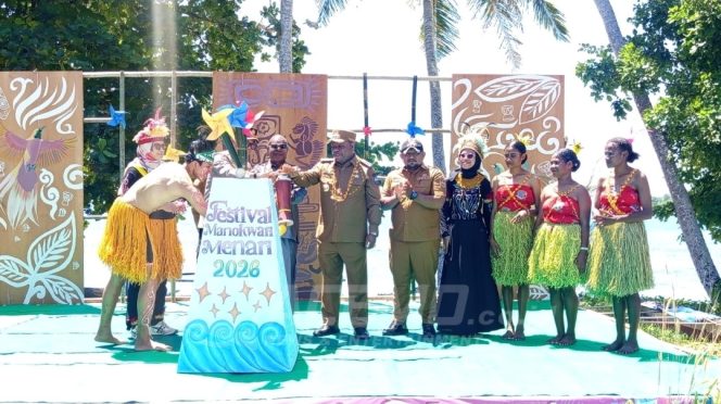 
 Hermus Sebut KKN UGM Hadirkan Semangat Baru Membangun Manokwari Melalui Festival Menari