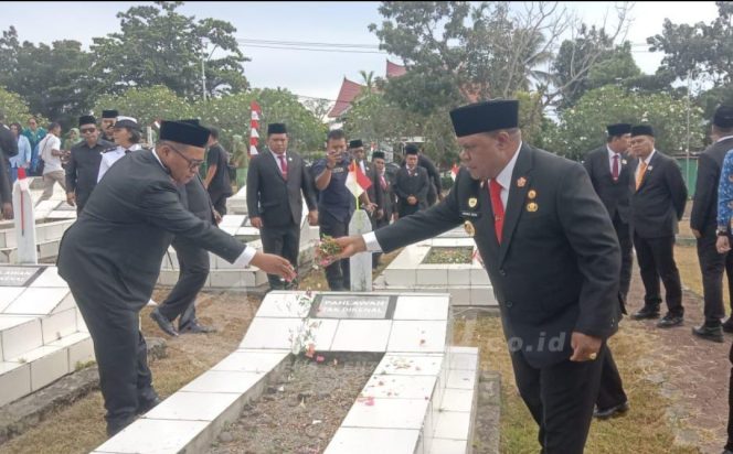 
 Bupati Hermus Indou Pimpin Ziarah Nasional di TMP Trikora Manokwari