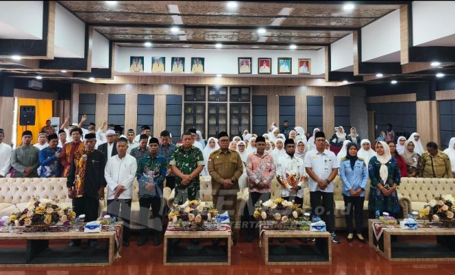 
 Sambut Kepulangan 83 Jemaah Haji Manokwari, Wabup Mugiyono Pesan Harus Jadi Teladan Bagi Masyarakat