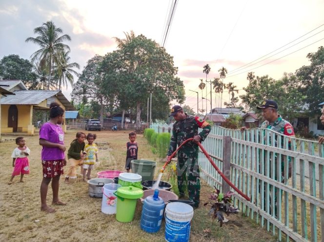 
 Kodim 1801/Manokwari Salurkan Bantuan Air Bersih bagi Warga Huntara Susweni
