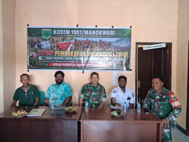 
 Cegah Karhutla, Koramil 1801-02/Warmare Sosialisasikan Bahaya Pembakaran Lahan kepada Warga Bedip Matoa