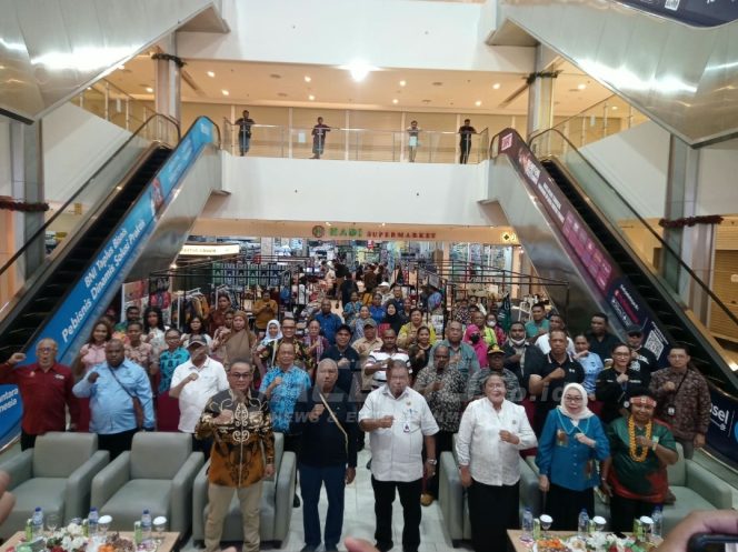 
 Gubernur Dominggus Buka Pameran Dagang Lokal 2026, Dorong Produk Papua Barat Tembus Pasar Nasional